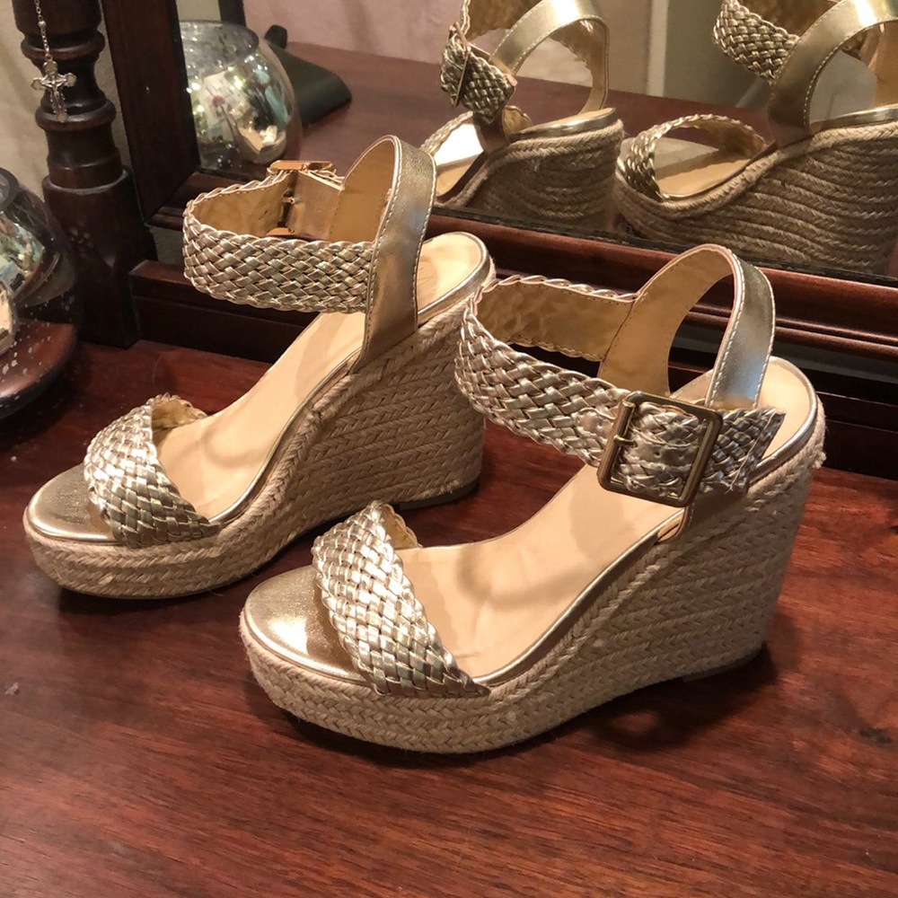 Women’s shoes